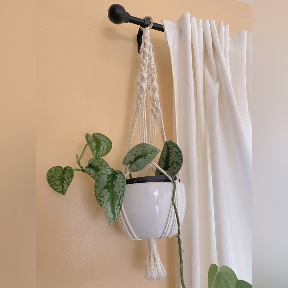 Macramé Plant Holder